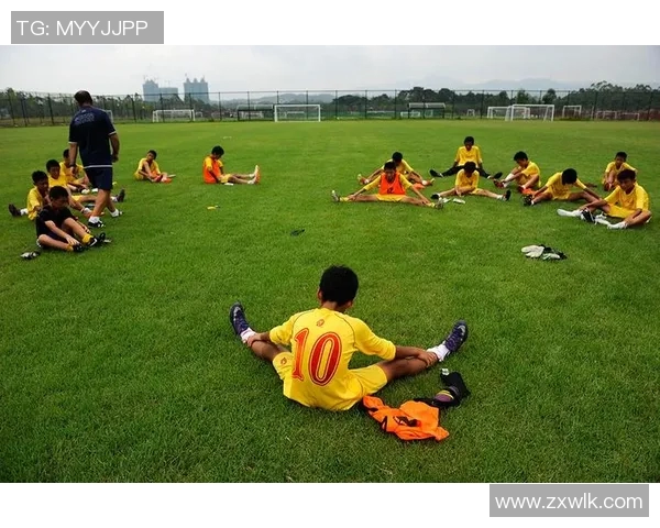 杭州足球队的崛起与发展:聚焦力量与激情的足球之旅 杭州足球队的崛起与发展:聚焦力量与激情的足球之旅