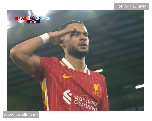 足球明星华丽空翻庆祝动作展现激情与风采引发球迷热烈追捧