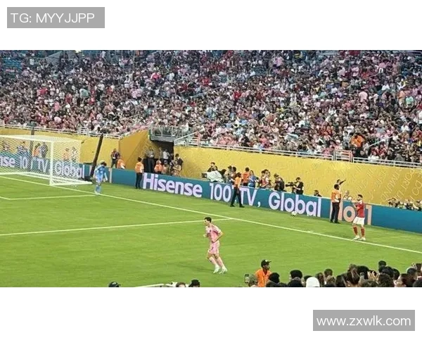 足球明星的魅力与风采究竟有多吸引人眼球让我们一同探讨 足球明星的魅力与风采究竟有多吸引人眼球让我们一同探讨