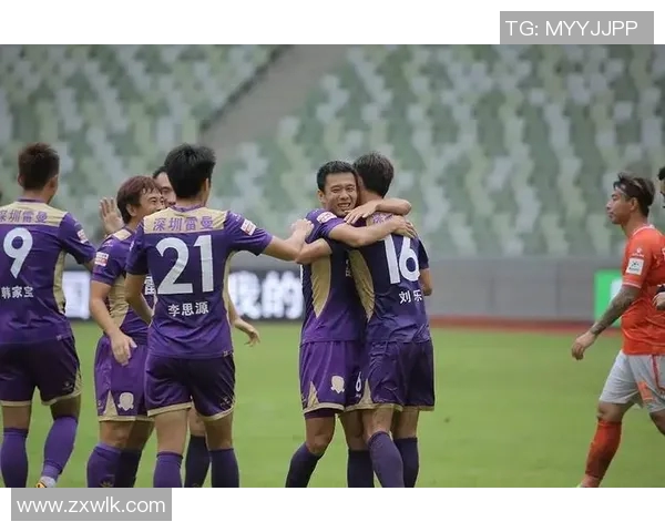 地铁广告中足球明星杨晨的魅力与影响力探讨 地铁广告中足球明星杨晨的魅力与影响力探讨